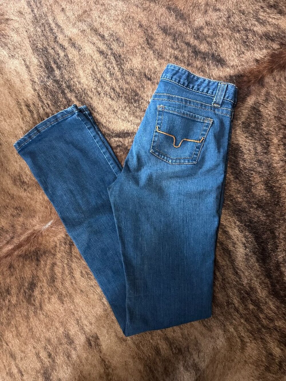 Kimes - Betty Seventeen - 8/36